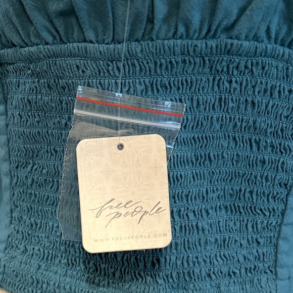 Free People flutter sleeve top with rouched back, NWT, size Small, teal blue - Picture 4 of 4